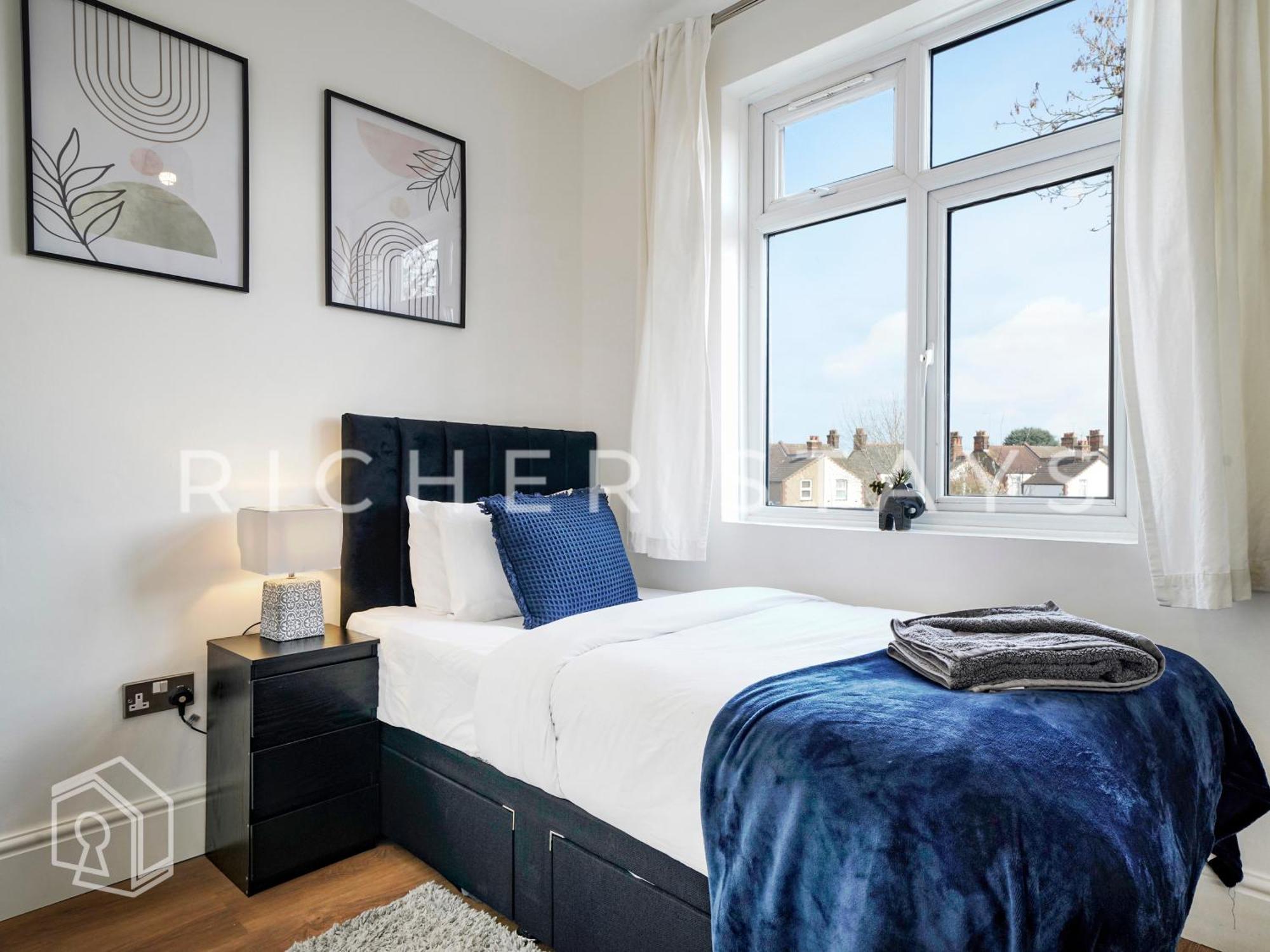 Watford Large 5Br Home - Contractors & Families Eksteriør bilde